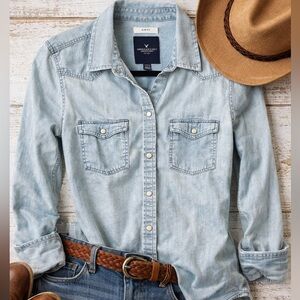 American Eagle Chambray Western Pearl Snap Shirt Small Slim fit Boho Denim
